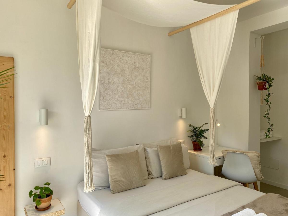 Pathos Guest House Куарто-д'Альтіно Екстер'єр фото